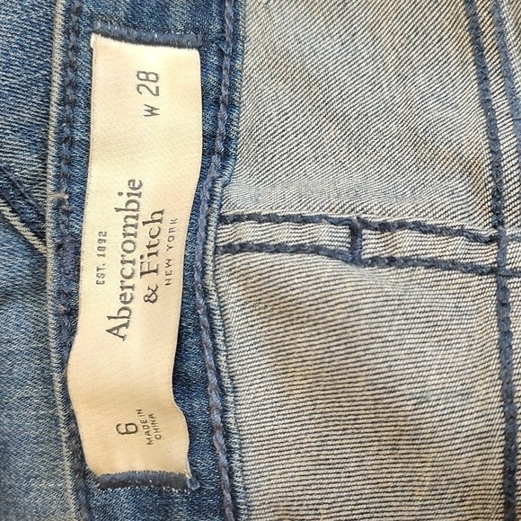 Abercrombie Fitch Distressed Blue Jeans Size 6 - Picture 5 of 5